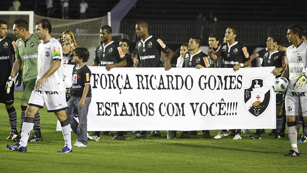 Vários clubes homenagearam Ricardo Gomes nos jogos da rodada de quarta-feira à noite