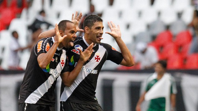 Alecsandro, do Vasco, comemora gol contra o Fluminense, em partida pelo Campeonato Brasileiro - 27/11/2011