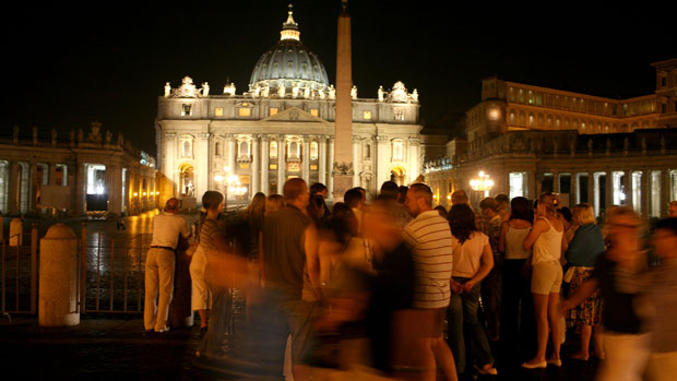 A Praça de São Pedro, no Vaticano: investigação sobre medidas obscuras no Banco do Vaticano