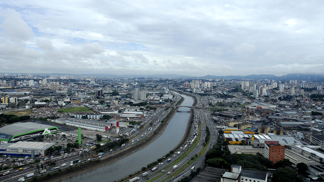 Vista aérea da Marginal Tietê, em São Paulo, que ganhará um complexo viário