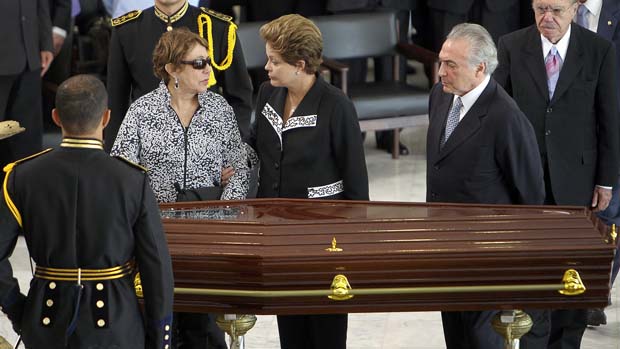 A Viúva de Oscar Niemeyer, Vera Lucia, Dilma Rousseff e Michel Temer, em Brasília