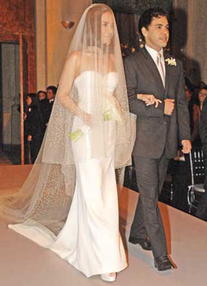O vestido de noiva de Wanessa Camargo, assinado por Fernando Costa, da grife Calvin Klein, e usado em cerimônia de 2007