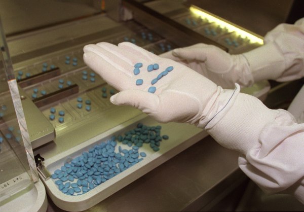 Pfizer, fabricante do Viagra, oficializa compra dos laboratórios Teuto por R$ 400 milhões