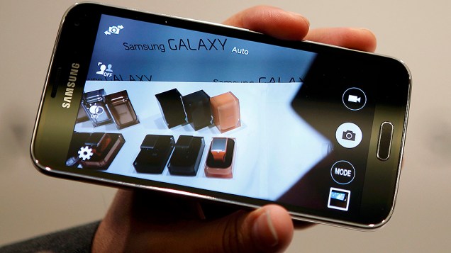 Novo smartphone da Samsung tem câmera de 16 megapixels com novos recursos para fotografar