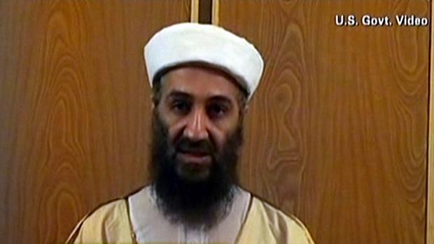Em um dos vídeos, bin Laden fala direto à câmera. Segundo o Pentágono, trata-se de uma mensagem aos EUA