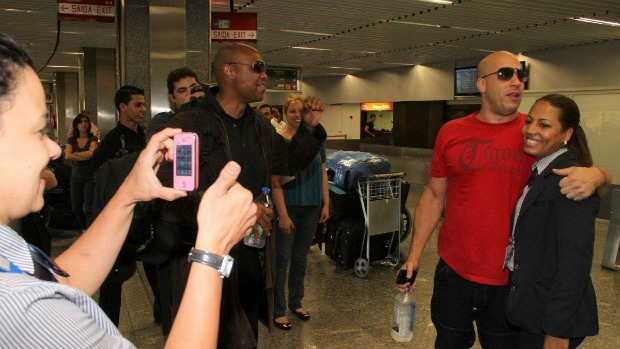 O ator Vin Diesel desembarca no Rio de Janeiro para filmagem de 'Velozes e Furiosos 5'
