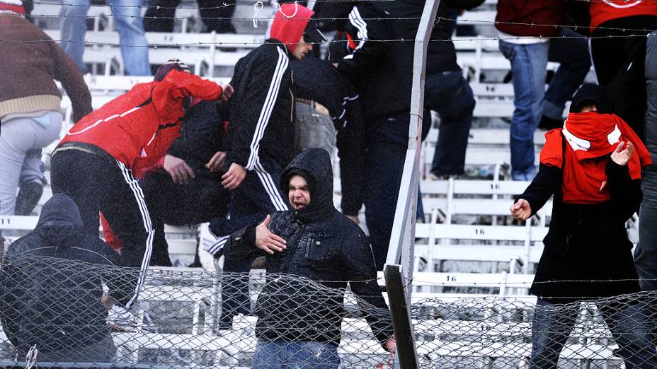 Torcedores do River Plate durante briga