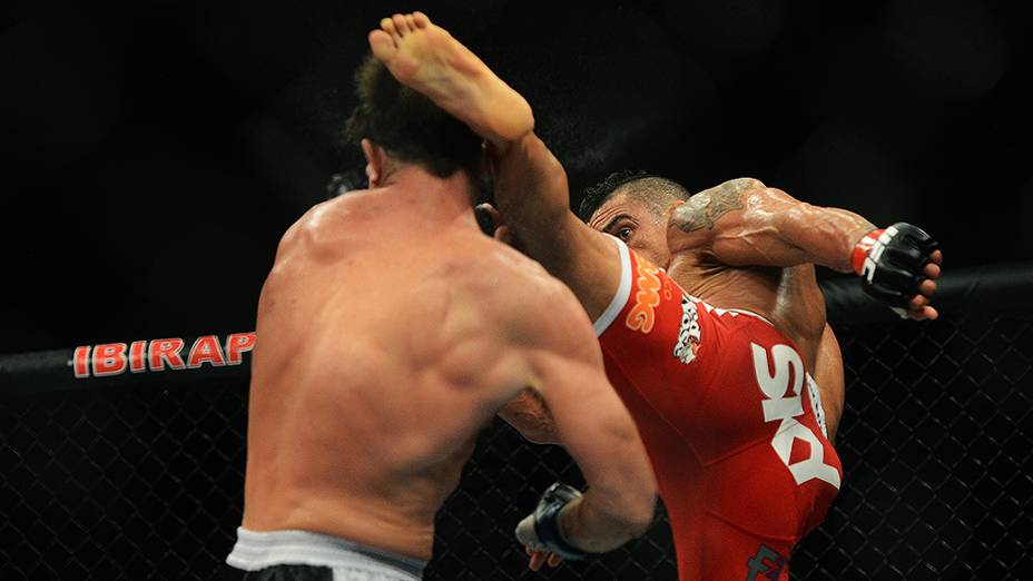 Vitor Belfort e Michael Bisping durante UFC São Paulo no ginásio do Ibirapuera