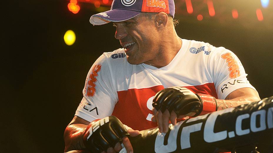 Vitor Belfort venceu Michel Bisping durante UFC São Paulo no ginásio do Ibirapuera<br><br> Vitor Belfort e Michael Bisping durante UFC São Paulo no ginásio do Ibirapuera