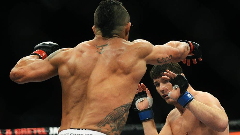Vitor Belfort nocauteia Michael Bisping no UFC SP, no ginásio do Ibirapuera