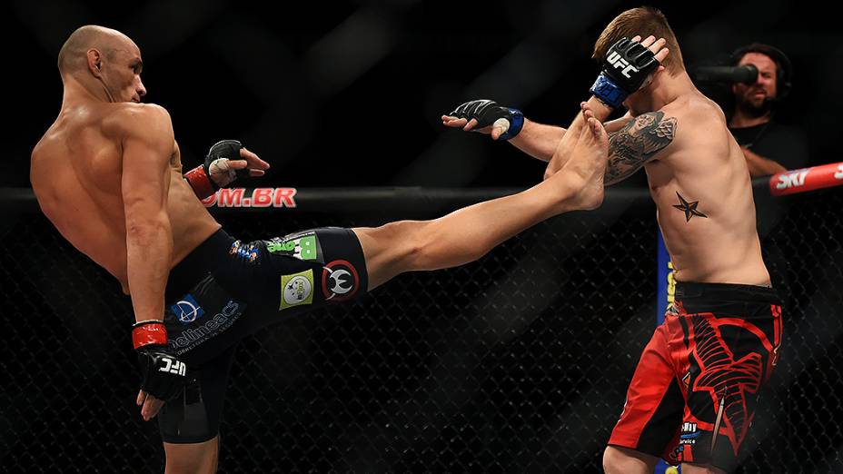 Vitor Miranda (BRA) nocauteou Jake Collier (EUA), no UFC Barueri, neste sabado (20)