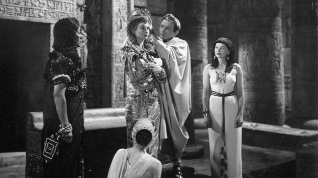 Vivian Leigh interpreta Cleópatra em 1945