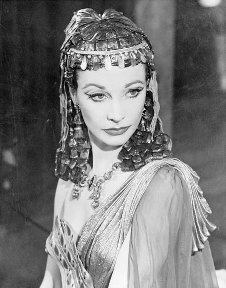 Vivian Leigh interpreta Cleópatra em 1945