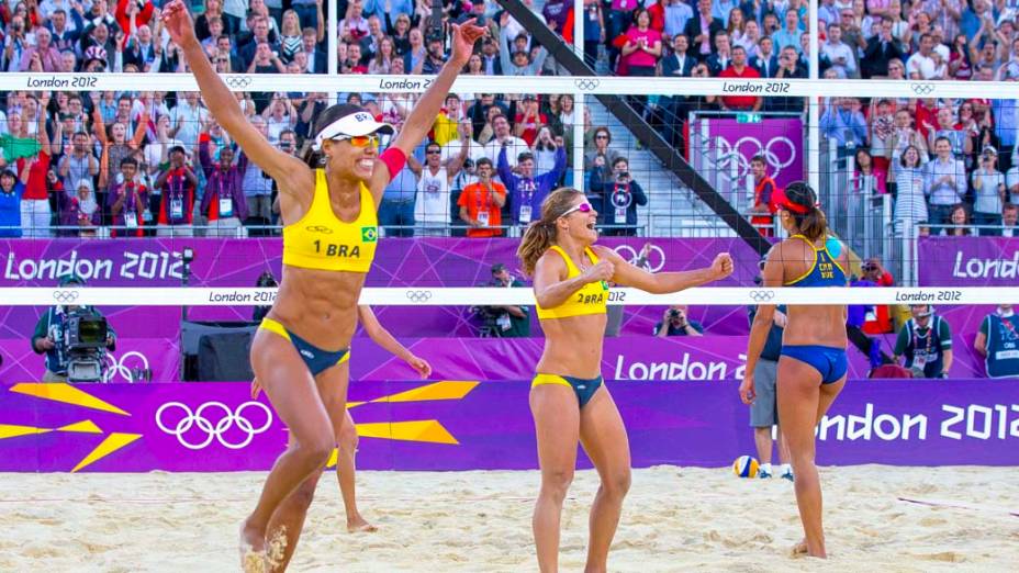 As brasileiras veceram as chinesas Xue e Zhang no vôlei de praia, em 08/08/2012