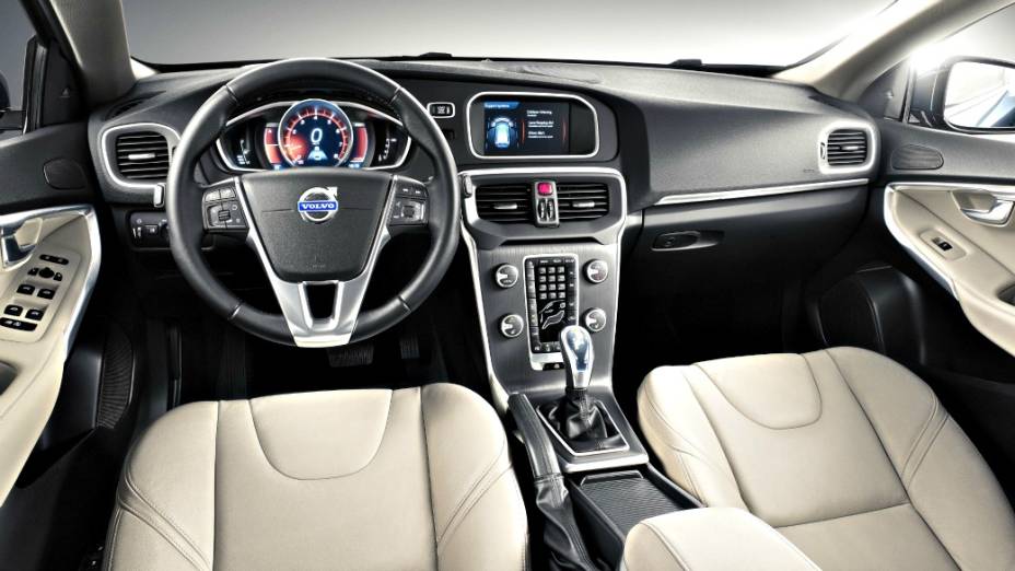 Hatchback Volvo V40 custa a partir de 115.950 reais – com airbag para passageiro vai a 130.950 reais