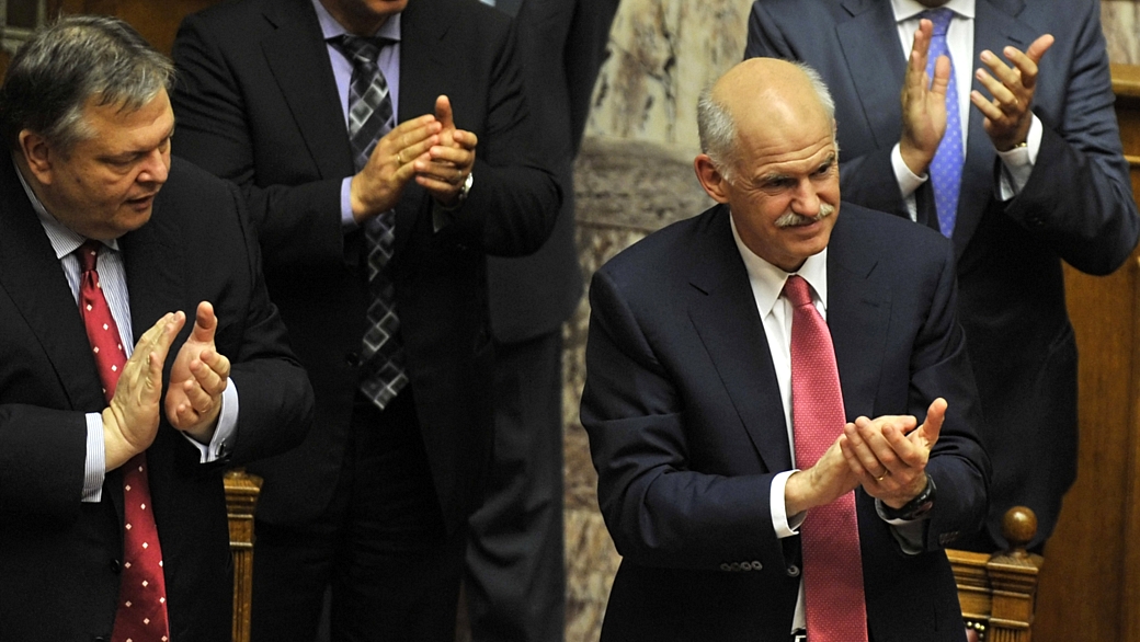 voto de confiança no Parlamento grego
