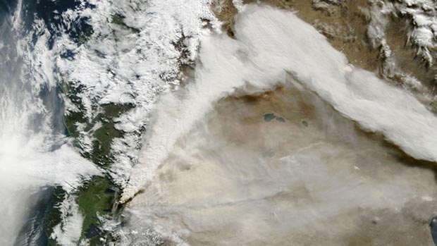 Imagem de satélite mostra dissipação de cinzas do vulcão Puyehue