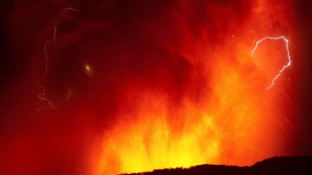 Erupção do vulcão Puyehue no Chile, no início de junho