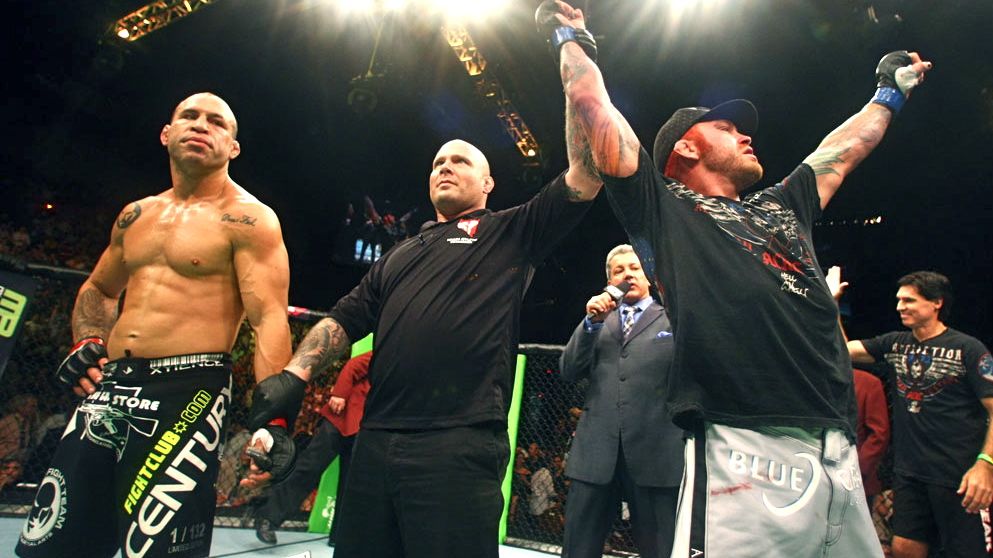 Wanderlei Silva derrotado por Chris Leben no UFC 132