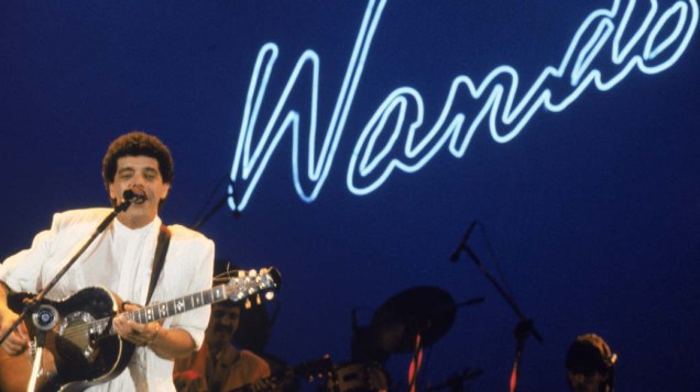 Cantor Wando em apresentação realizada em 1986