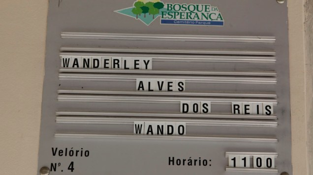 Informativo sobre o velório do cantor Wando, o cemitério Bosque da Esperança, em Belo Horizonte (MG)