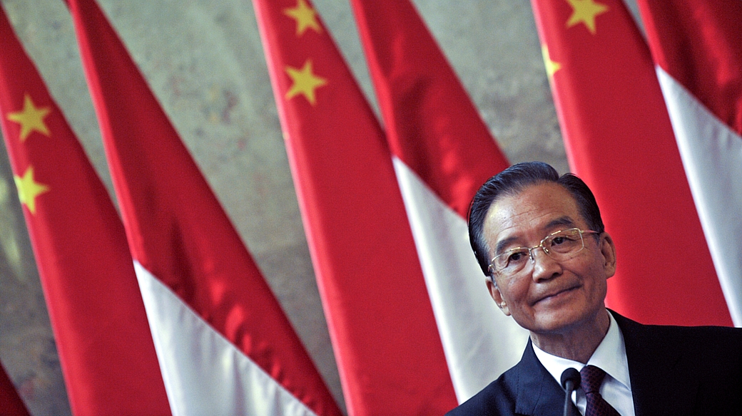 "Continuamos a apoiar a Europa e o euro", afirmou Wen Jiabao