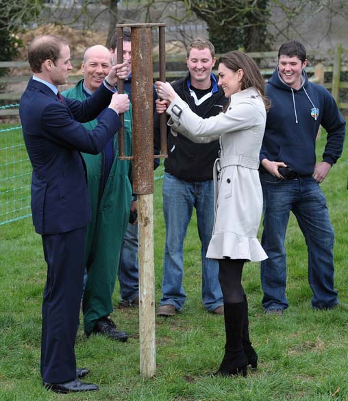 Príncipe William e Kate Middleton na Faculdade de Agricultura e Alimentação de Greenmount, Irlanda do Norte, março de 2011