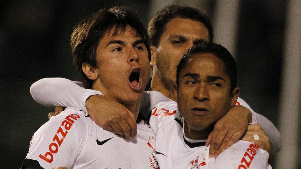 Willian e Jorge Henrique vibram na vitória do Corinthians sobre o América-MG