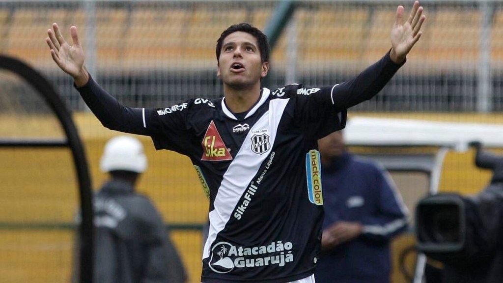 Willian Magrão fez o primeiro gol na vitória da Ponte Preta