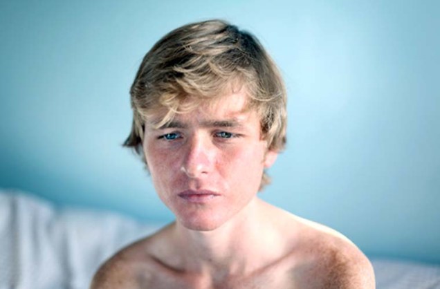 Esta imagem de Graham, um adolescente anoréxico, rendeu a Laura Pannack, da Lisa Pritchard Agency, o prêmio na categoria Retratos - Foto Única.