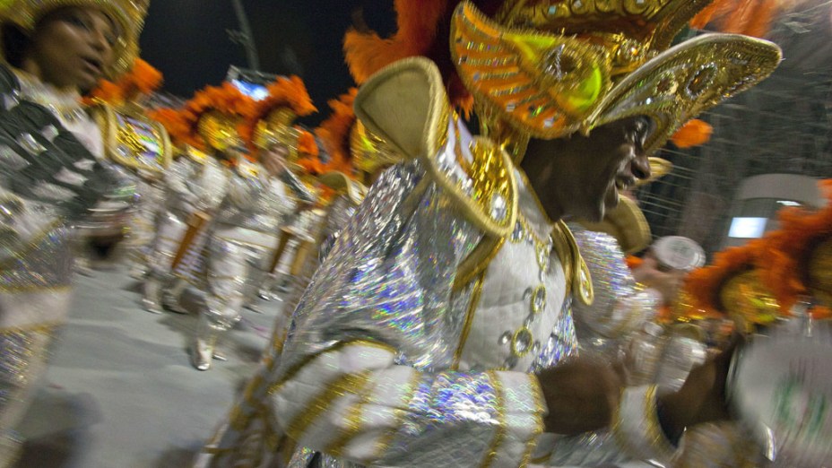 Desfile da escola de samba da X-9 Paulistana, no Anhembi