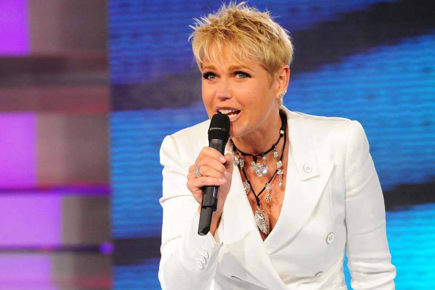 Xuxa durante o programa TV Xuxa, 2011