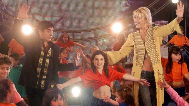 Xuxa e Maradona durante um programa de TV em Buenos Aires, 2005