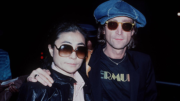 Yoko Ono e John Lennon (620)