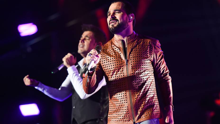 Zezé Di Camargo e Luciano durante gravação do DVD Flores em Vida, no Citibank Hall, em São Paulo