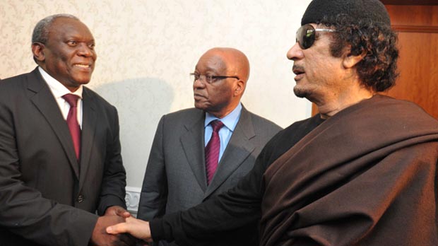 Zuma encontrou-se com Kadafi na segunda-feira para tentar mediar a paz na Líbia