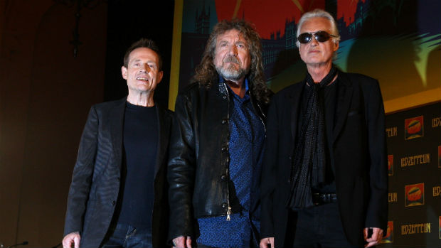 John Paul Jones, Robert Plant e Jimmy Page durante lançamento de DVD em Londres, em setembro de 2012