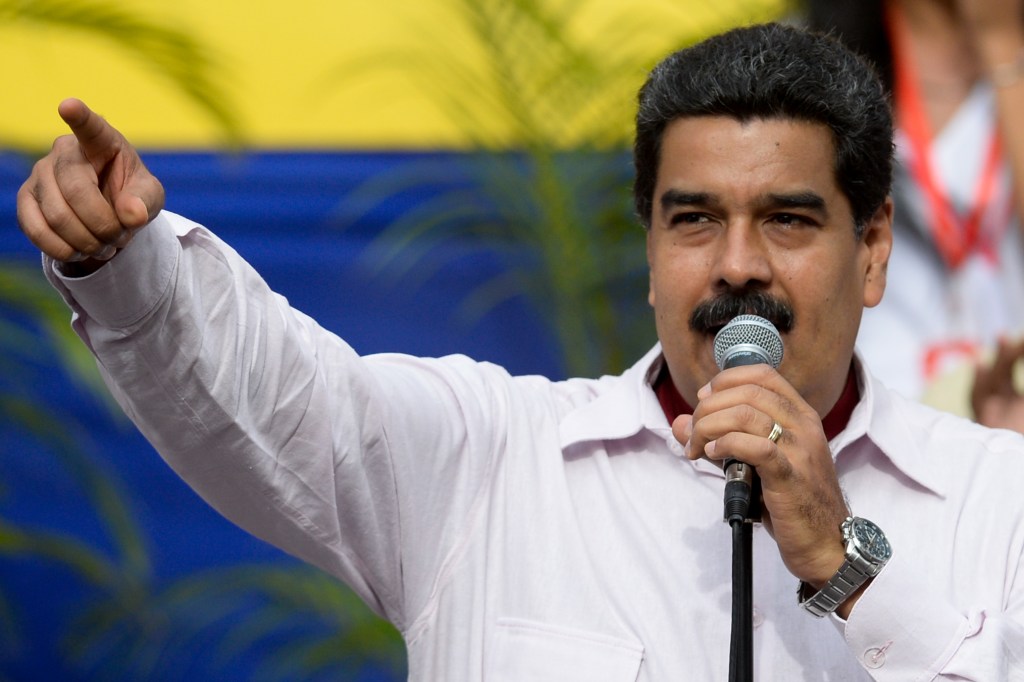 O presidente da Venezuela, Nicolás Maduro, anuncia que seu país iniciará 'nova etapa de diálogo' com EUA