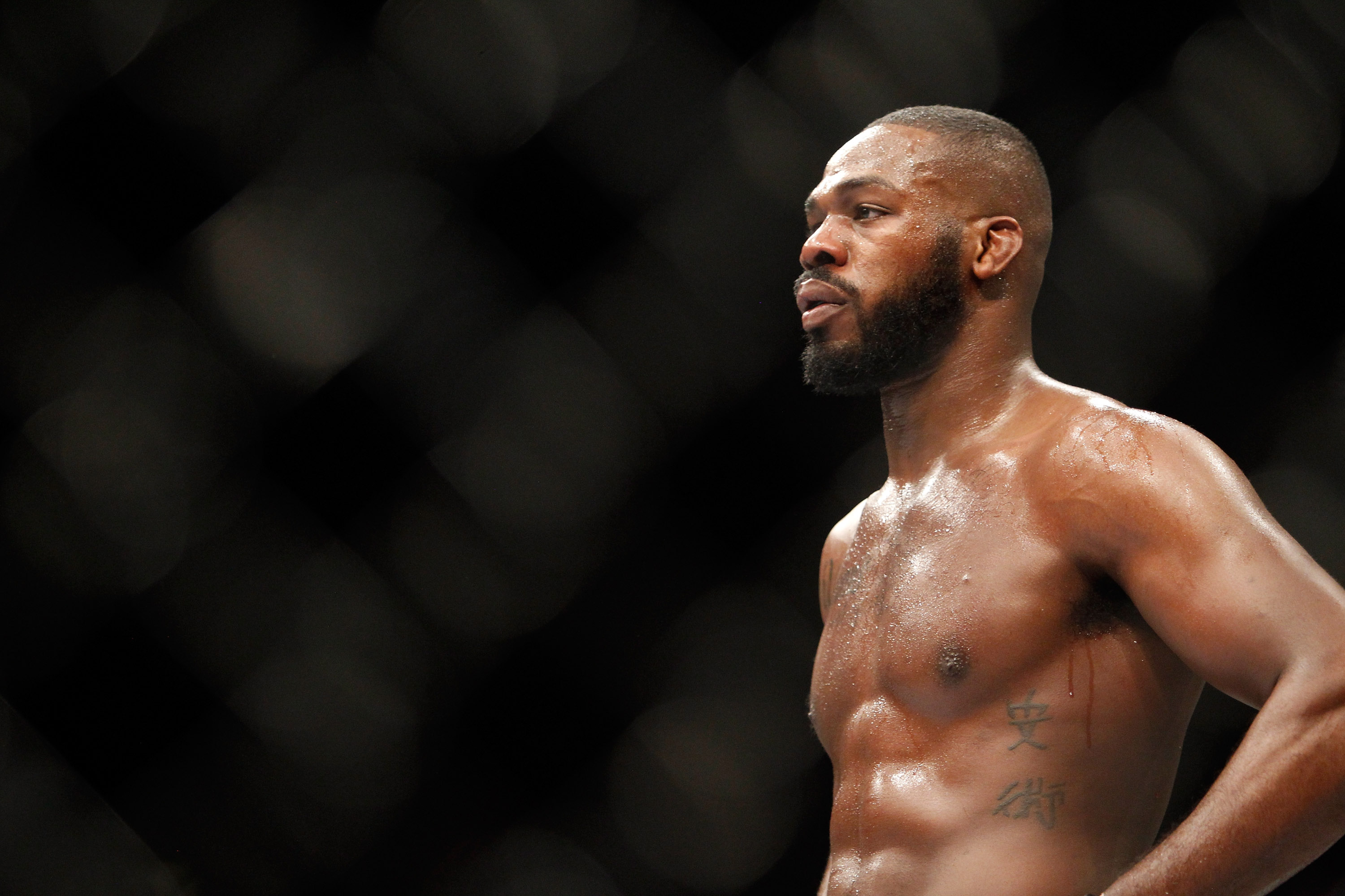 Jon Jones, durante luta contra Daniel Cormier no UFC 182
