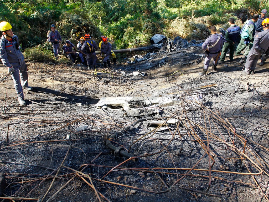 Destroços de helicóptero desaparecido são encontrados em Cajamar (SP)