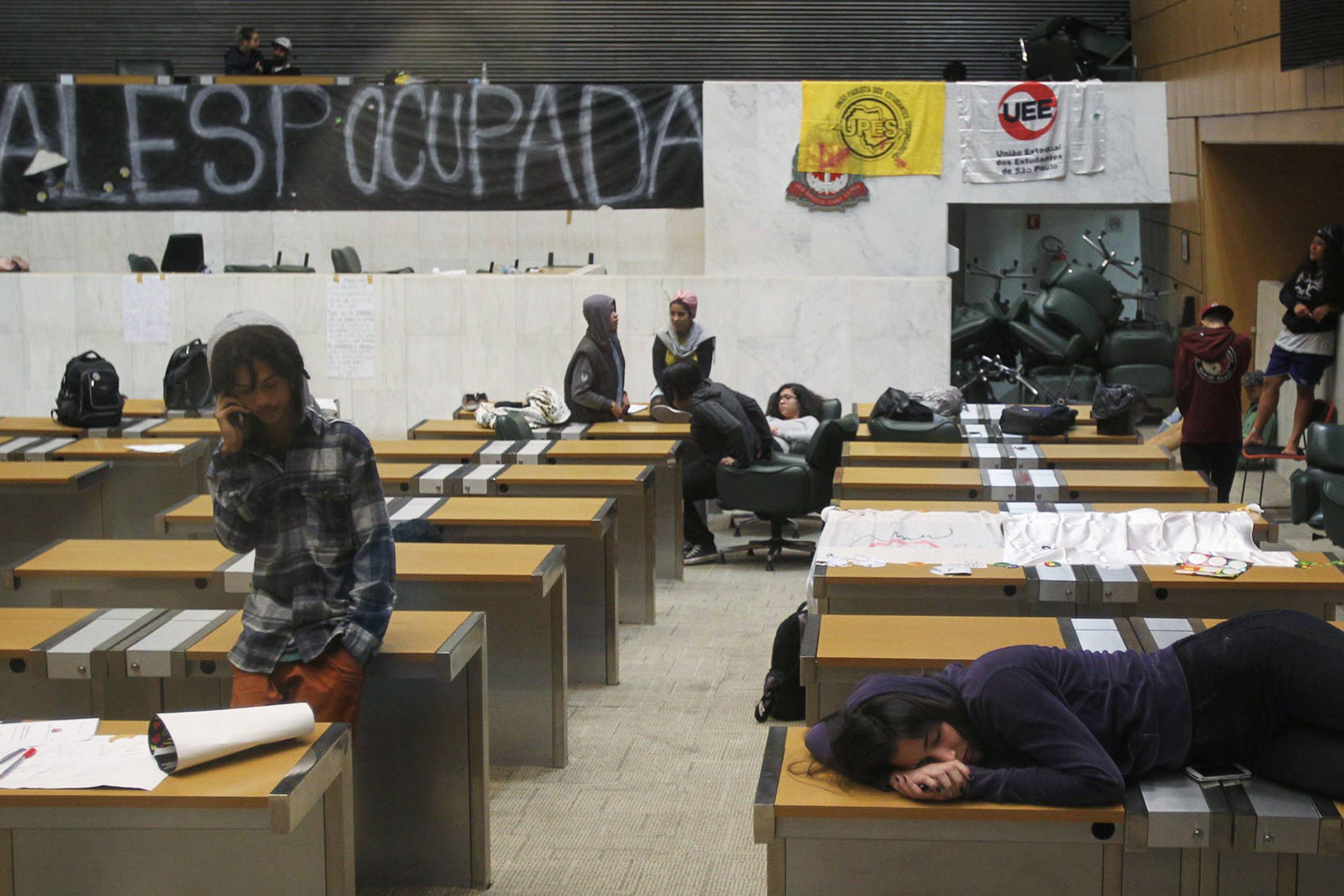 Estudantes ocupam a Assembleia Legislativa de São Paulo