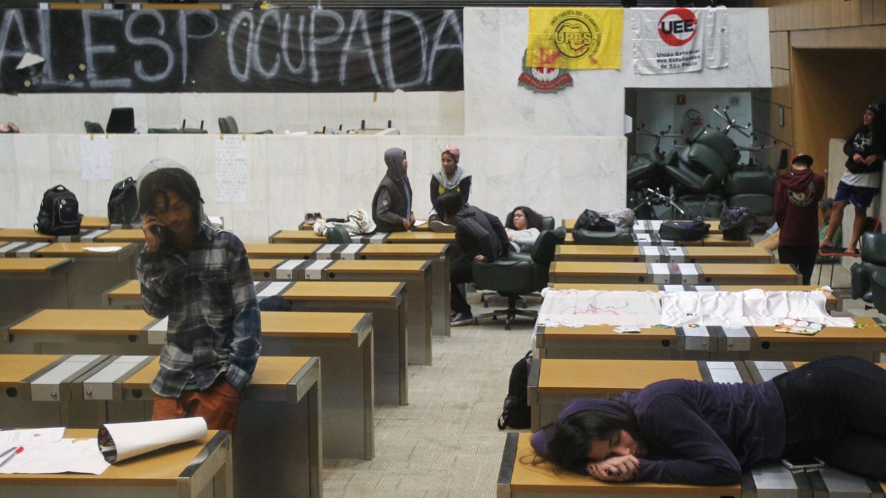 Estudantes ocupam a Assembleia Legislativa de São Paulo