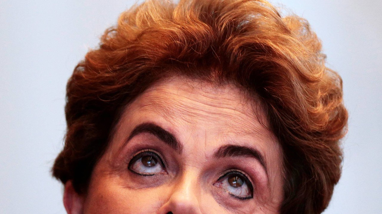 A presidente da República afastada, Dilma Rousseff durante entrevista coletiva em Brasília (DF) - 14/06/2016