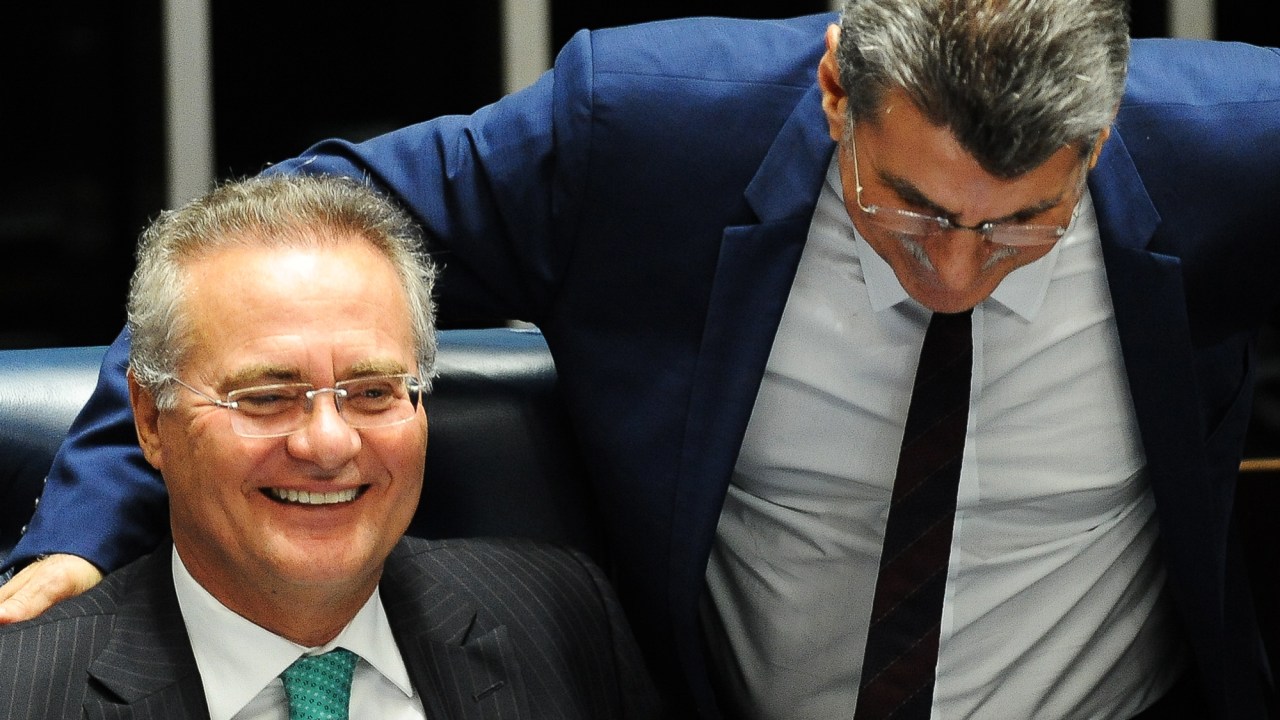 O presidente do Senado Federal, Renan Calheiros (PMDB-AL), e o ex-ministro do Planejamento, Romero Jucá (PMDB-RR), durante sessão no Congresso Nacional, em Brasília (DF) - 07/06/2016