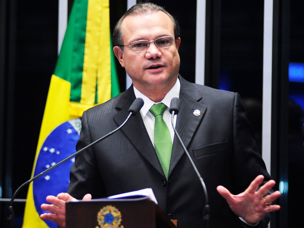 O senador Wellington Fagundes (PR-MT), discursa durante sessão não-deliberativa, no plenário do Senado Federal, em Brasília (DF) - 22/04/2016