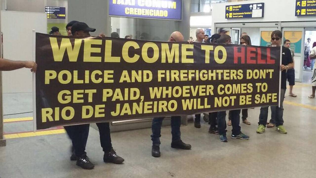 Policiais civis realizam protesto no Rio de Janeiro