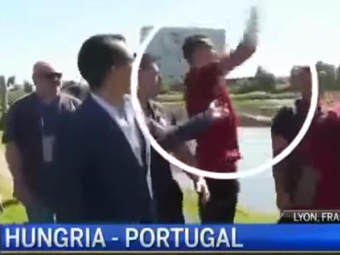 Cristiano Ronaldo atira microfone da emissora CMTV em lago na cidade de Lyon