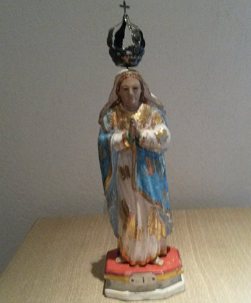 Obra Nossa Senhora, do século XIX, da Coleção Bahiana da Família Rebouças, feita de madeira policromada com aplicação de folha de ouro<br><br>