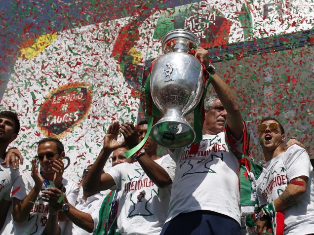 Seleção de Portugal comemora o título inédito da Eurocopa 2016, na Praça Pombal, em Lisboa - 11/07/2016