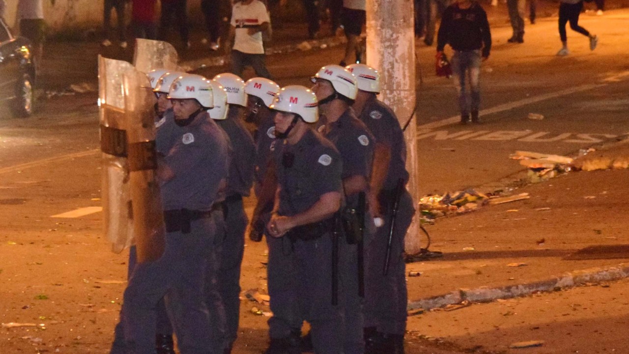 Torcedores do São Paulo, entram em confronto com a Polícia Militar